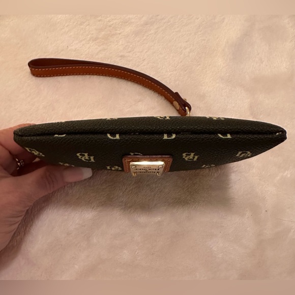 Dooney & Burke Gretta Wrislet Coin Holder Purse - Picture 3 of 5
